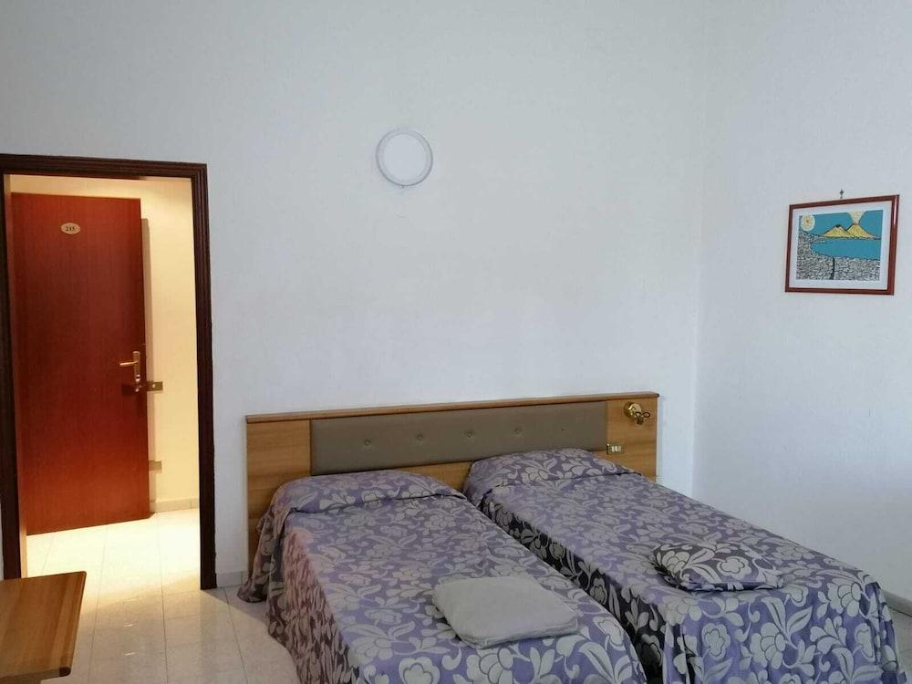 Hotel Santa Marta Поццуоли Экстерьер фото